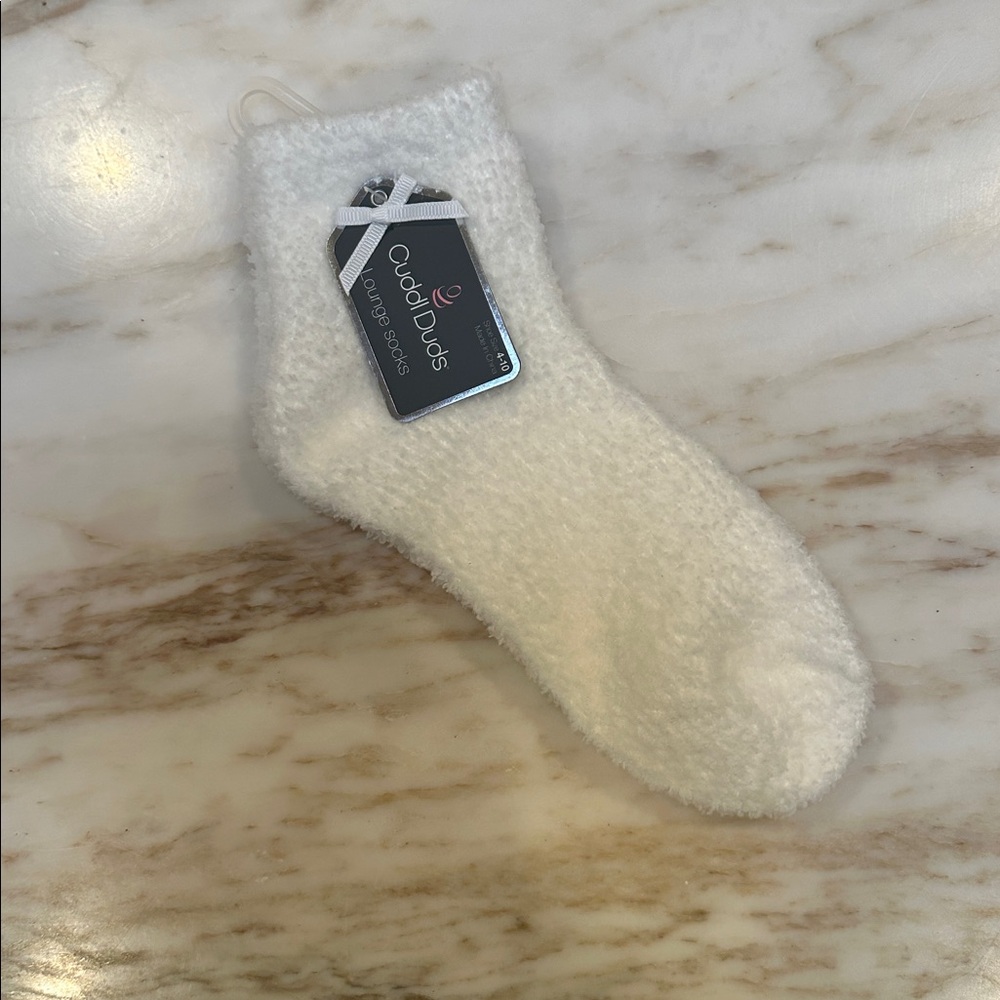 Cuddl Duds Cream Fuzzy Lounge Socks